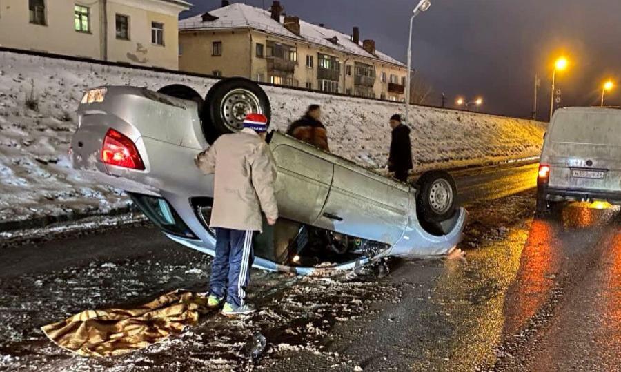  Этим вечером в Архангельске при въезде на железнодорожный мост со стороны города произошло серьёзное ДТП
